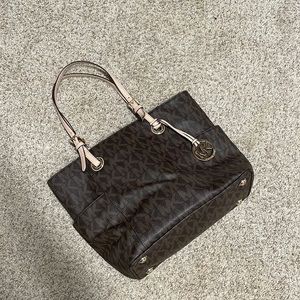 Michael Kors leather purse, EUC